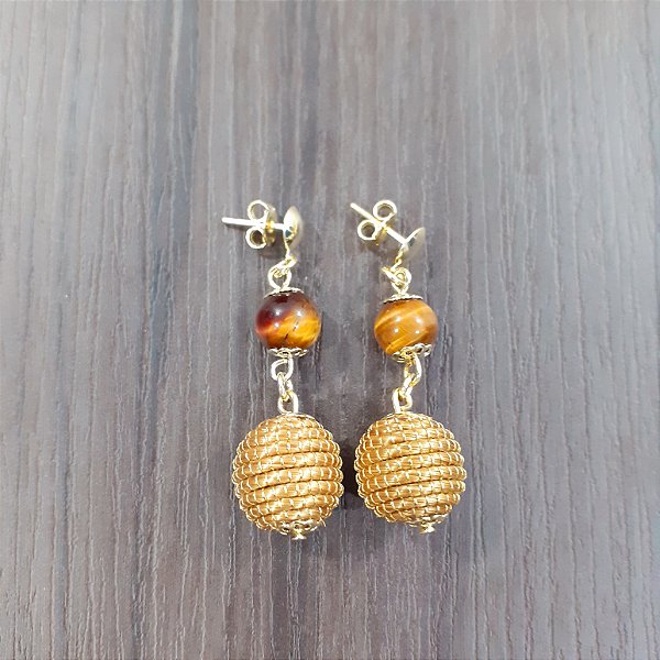 Brinco Capim Dourado C/ Pedra Natural Olho de Tigre Cód. B410 - Hipoalergênico