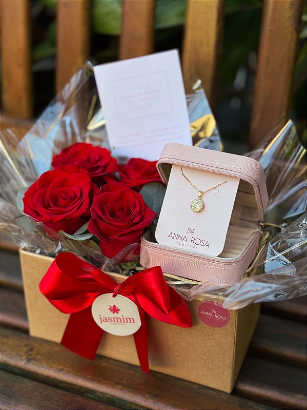 Box de Rosas Premium com jóia