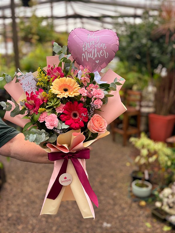 Arranjo Essencial Dia das Mulheres com balão