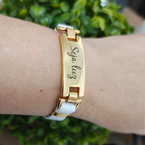 Pulseira Dourada (courino Branco) Seja Luz com detalhes folheados em ouro