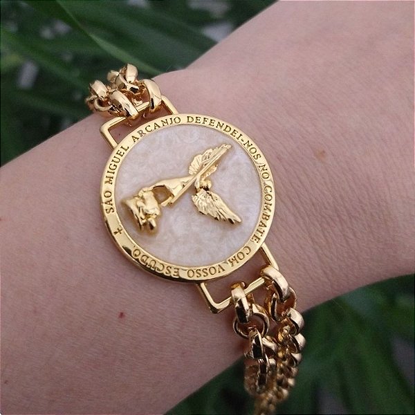 Pulseira Correntaria com Moeda São miguel de Arcanjo folheado em ouro ( Resina Perolada)