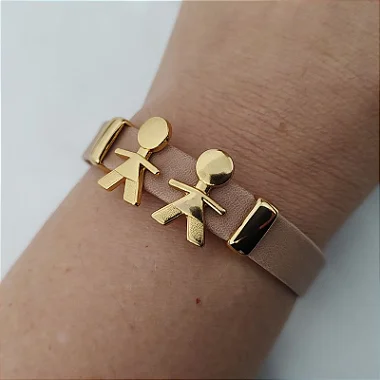 Pulseira Filhos Courino BEGE com 2 meninos acabamento folheado em ouro