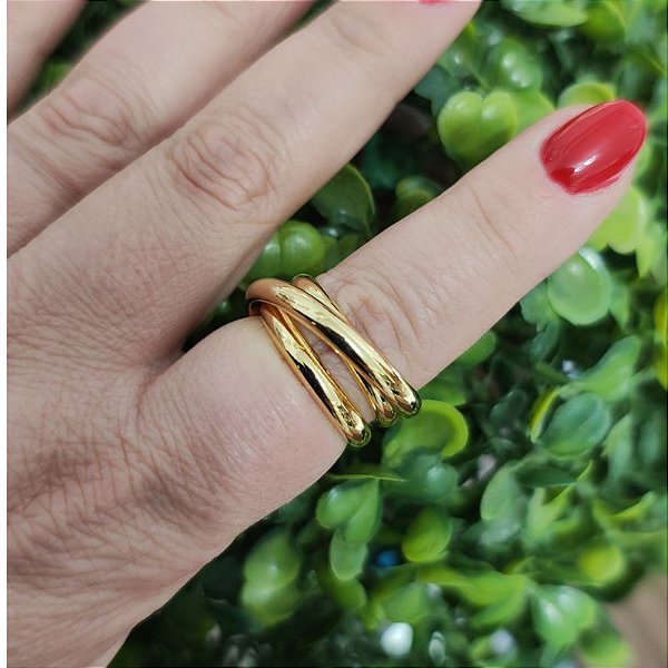 Anel com detalhes de elos folheado a ouro