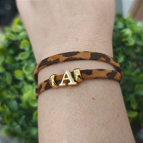 Pulseira Courino tigre de 2 Voltas com Letra Personalizada – Folheada em Ouro (Tamanho Personalizado)