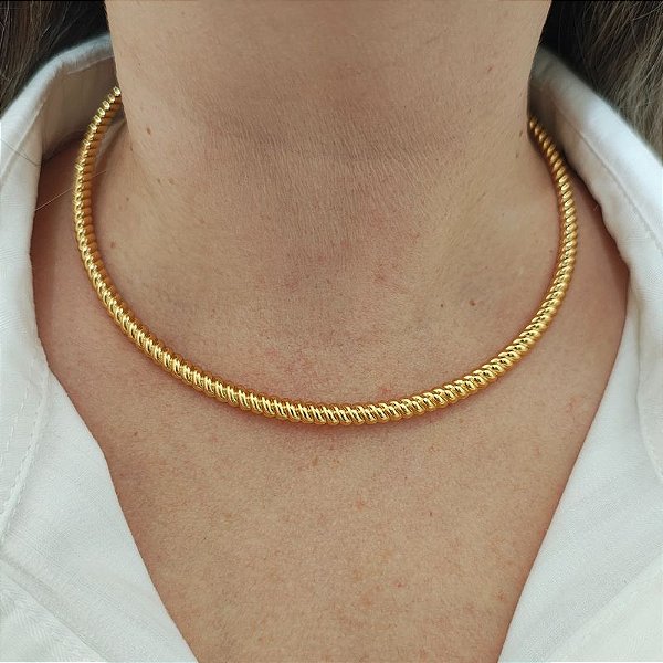 Colar aro fixo Torcido folheado em ouro 38 cm