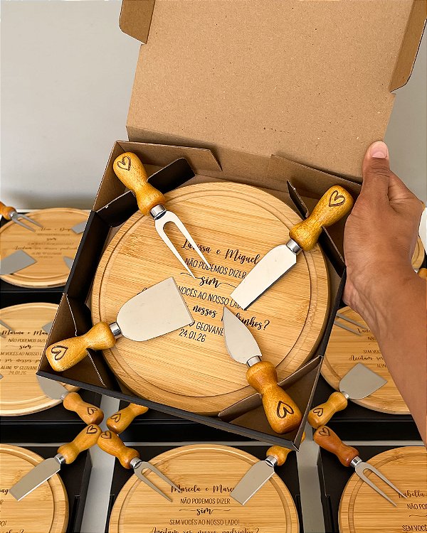 Kit para Queijos em Bambu Personalizado Padrinhos Casamento