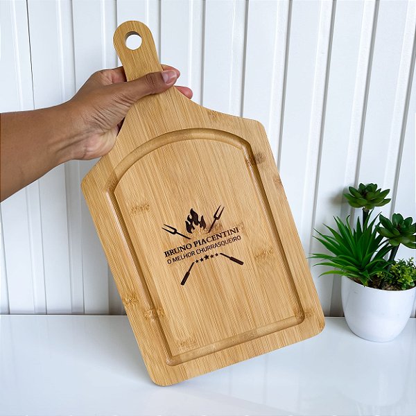 Tábua de Carne Personalizada em Bambu com Cabo 38x20 cm