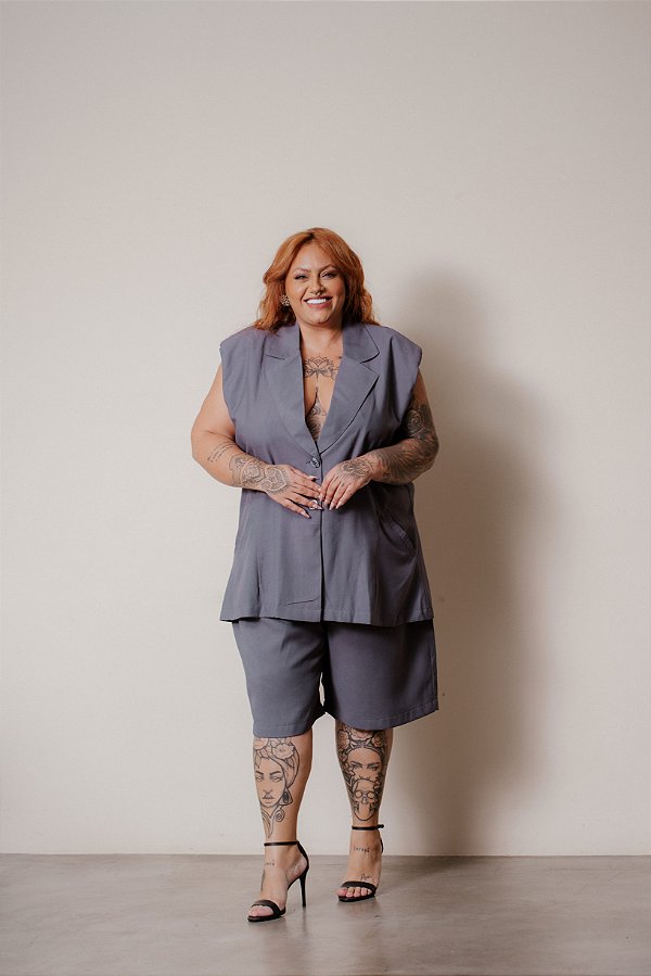 COLETE ESTRUTURADO LONGO CINZA CHUMBO PLUS SIZE