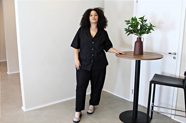 CAMISA BLAZER LINHO COM GOLA PRETO PLUS SIZE
