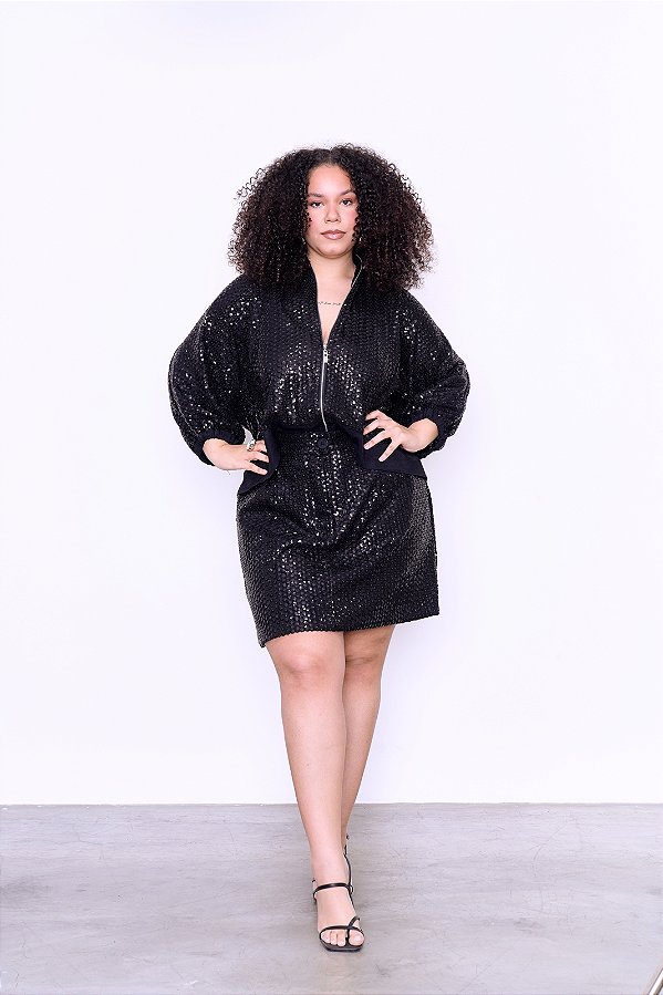 SAIA CURTA PAETÊ FLOR PRETO PLUS SIZE