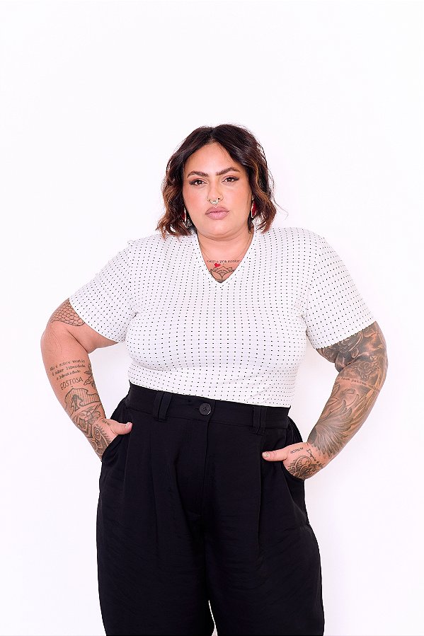 CAMISETA DEC V POÁ OFF WHITE P&B PLUS SIZE