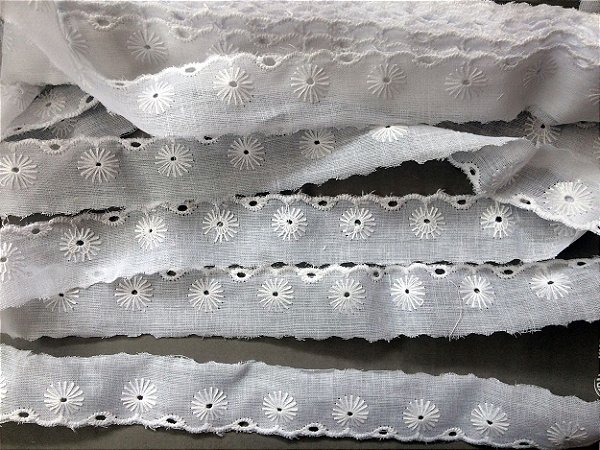 Tira Bordada 2,90cm - 100% algodão branco | Peça com14,40 m