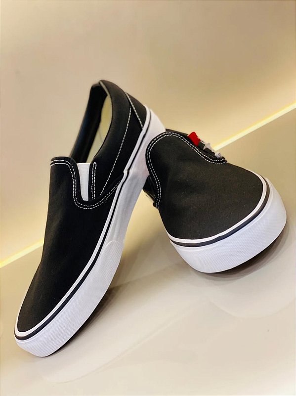 VANS TÊNIS UA CLASSIC SLIDE-ON PRETO