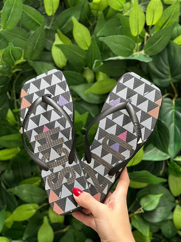 SCHUTZ CHINELO JELLYS SCHUTZ TRIANGLE PRETO