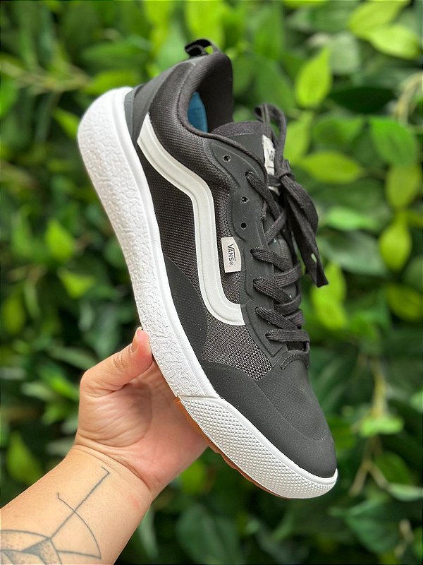 VANS TÊNIS ULTRARANGE VR3 BLACK MARSHMALLOW