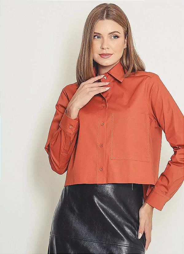 CAMISA CROPPED BOTÃO STRASS TERRACOTA