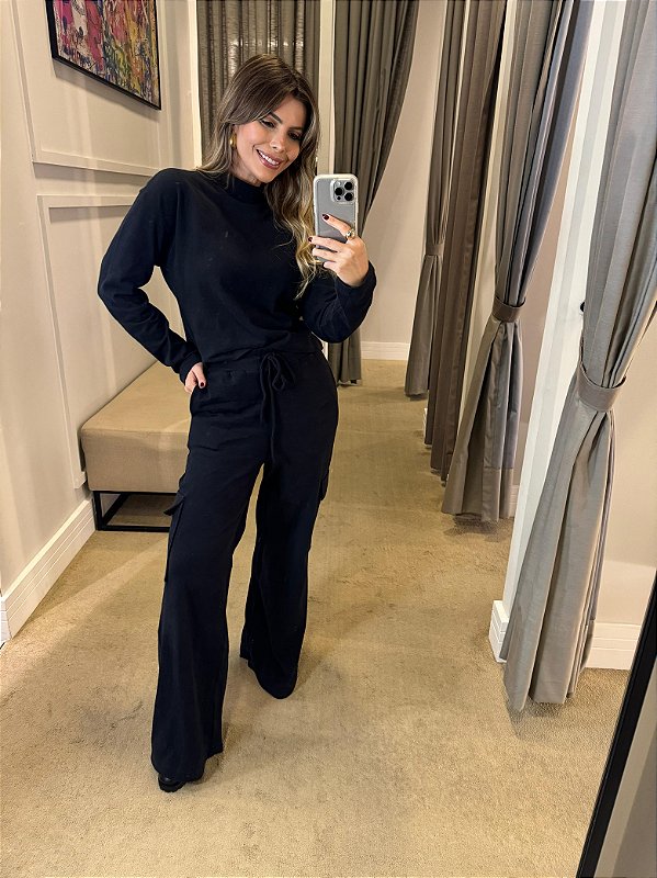 LADO AVESSO BLUSA MANGA LONGA GOLA ALTA PRETA