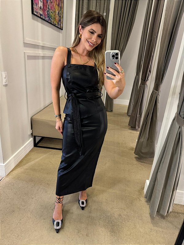 CONJUNTO BLUSA RESINADA E SAIA MIDI COURO PRETO