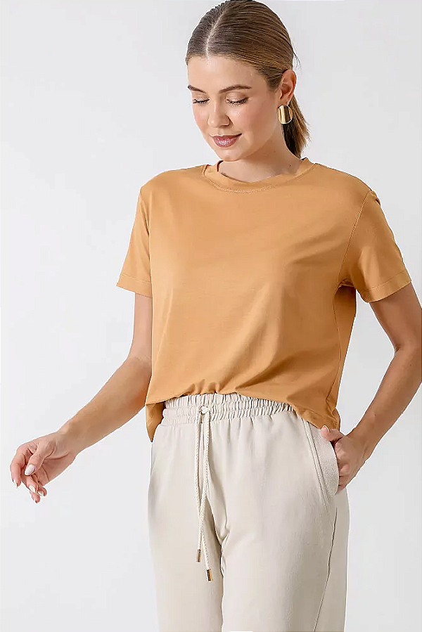 BLUSA COM OMBRO DESLOCADO CARAMELO