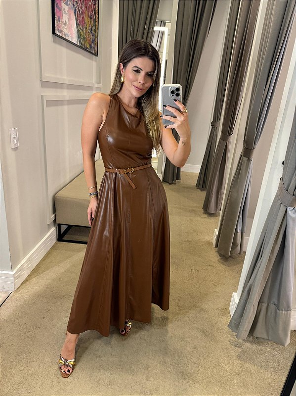 VESTIDO MIDI EVASÊ COURO ECO MARROM