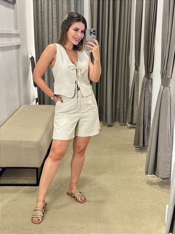 CONJUNTO ALFAIATARIA COLETE E BERMUDA NATURAL