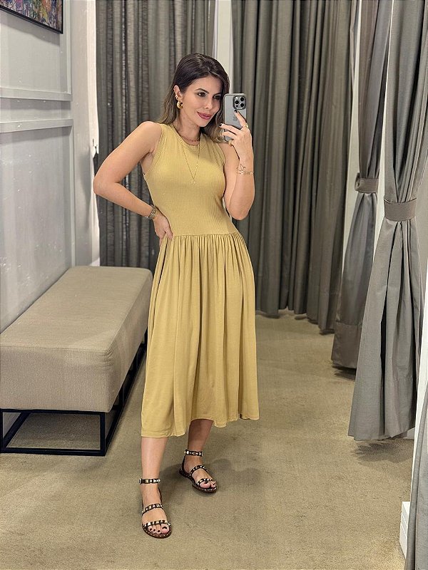 VESTIDO MIDI CANELADO EVASÊ CARAMELO