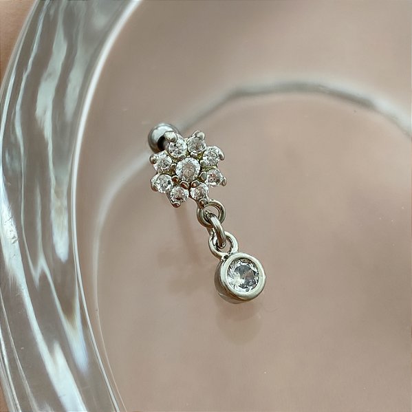 PIERCING CARTILAGEM FLOR ZIRCÔNIAS PINGENTE 6MM HASTE AÇO 316L FOLHEADO A RÓDIO SEMIJOIA PARA ATUALIZAÇÃO⭐️