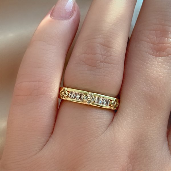 ANEL NANO TREVOS ZIRCÔNIAS DOURADO BIJU