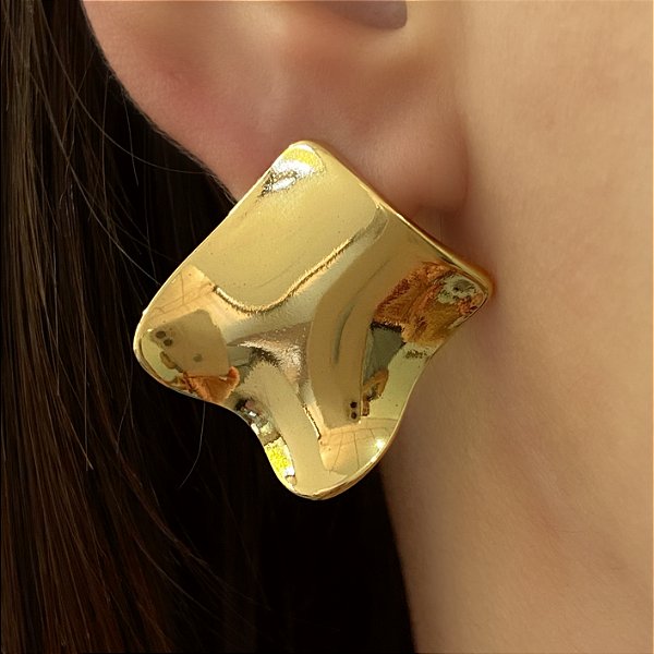 BRINCO QUADRADO ORGÂNICO DOURADO AÇO 316L⭐️