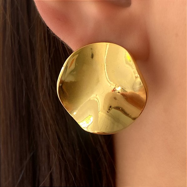 BRINCO CÍRCULO MARTELADO DOURADO AÇO 316L⭐️