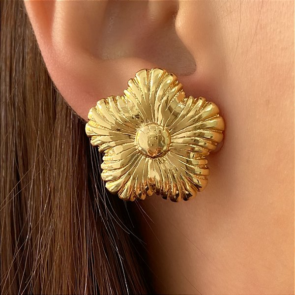 BRINCO FLOR CLÁSSICA DOURADO AÇO 316L⭐️