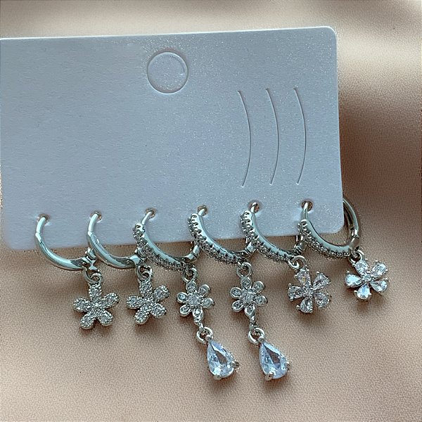 BRINCO KIT ARGOLINHAS FLOR ZIRCÔNIAS MELISSA PRATEADO BIJU