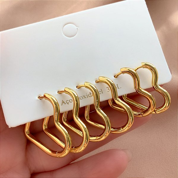 BRINCO KIT ARGOLINHAS CORAÇÕES LISOS DOURADO AÇO⭐️
