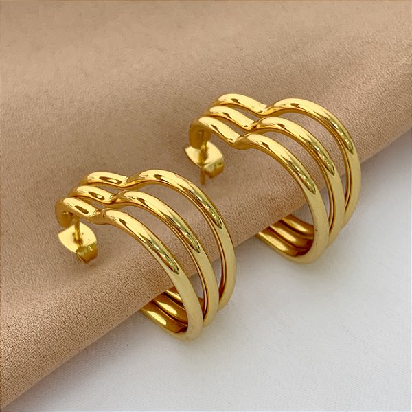 BRINCO ARGOLA CORAÇÃO TRÊS FIOS DOURADO AÇO 316L⭐️