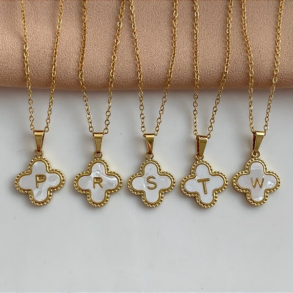 COLAR TREVO RESINADO COM LETRA P-W DOURADO AÇO 316L⭐️
