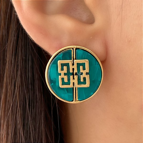 BRINCO CÍRCULO ESMALTADO DESENHO RELEVO DOURADO BIJU