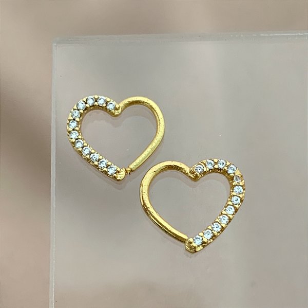PIERCING CARTILAGEM CORAÇÃO METADE ZIRCÔNIAS 9MM HASTE AÇO 316L FOLHEADO A OURO 18K SEMIJOIA PARA ATUALIZAÇÃO⭐️
