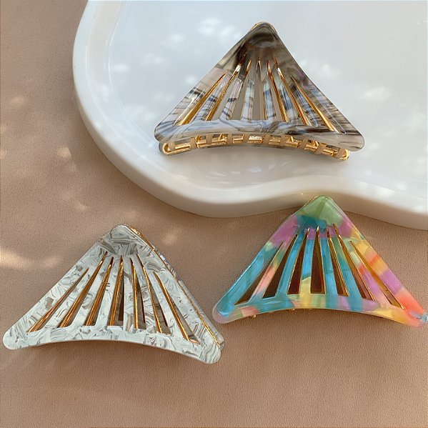 PRESILHA TRIÂNGULO VAZADO RESINADO MESCLADA G2