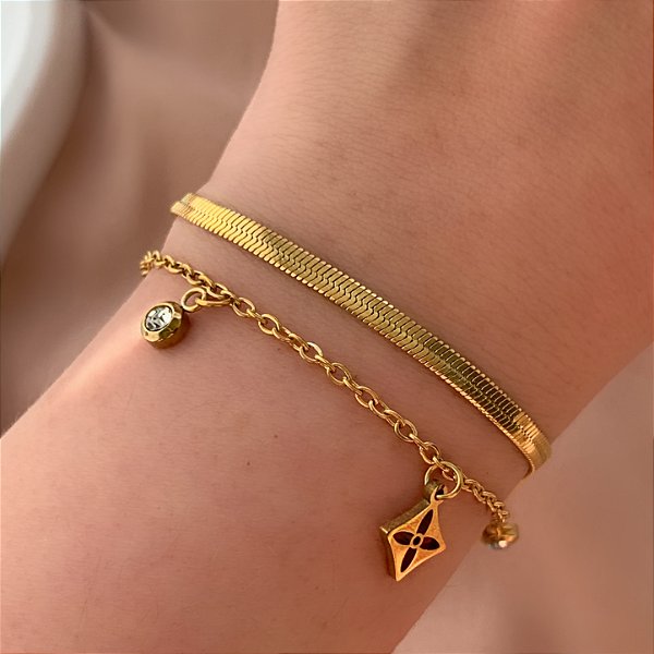 PULSEIRA CORRENTE DUPLA FITA FINA E TREVOS DIVERSOS DOURADO AÇO 316L⭐️