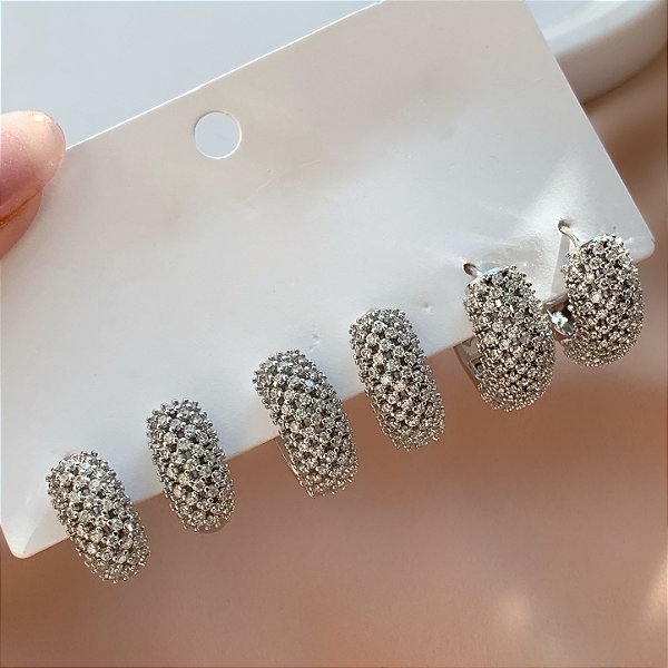 BRINCO KIT ARGOLAS CRAVEJADAS EM ZIRCÔNIAS HELENA BIJU