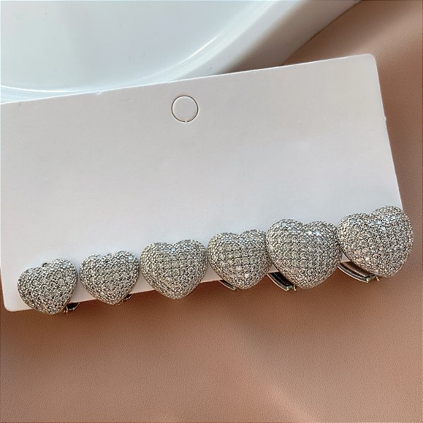 BRINCO KIT ARGOLAS CORAÇÕES FECHADOS CRAVEJADOS EM ZIRCÔNIAS BIJU