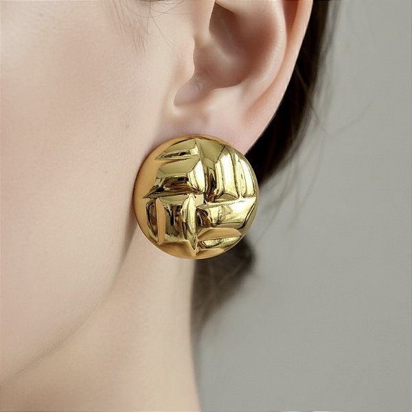 BRINCO BOTÃO TRANÇADO DOURADO AÇO 316L⭐️