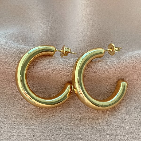 BRINCO ARGOLA MÉDIA LISA DOURADO AÇO 316L⭐️