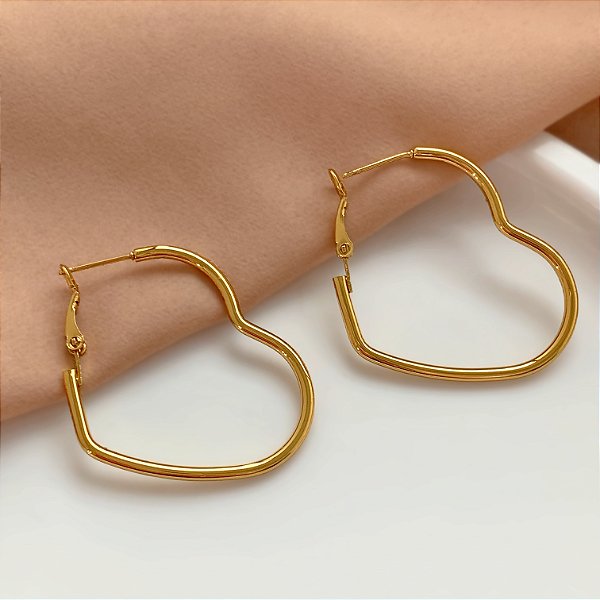 BRINCO ARGOLA CORAÇÃO M FECHO ENCAIXE DOURADO AÇO 316L⭐️