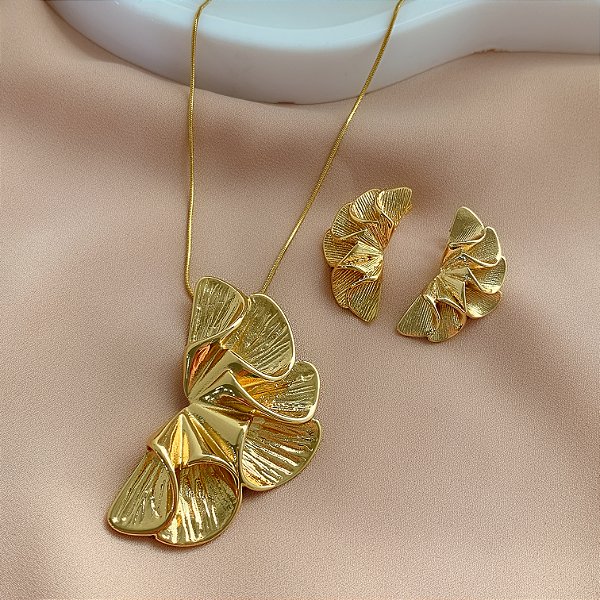 COLAR E BRINCO KIT MEIA FLOR DOURADO AÇO 316L PREMIUM⭐️