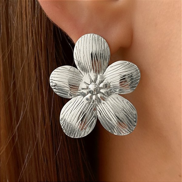 BRINCO FLOR CLÁSSICA AÇO 316L⭐️