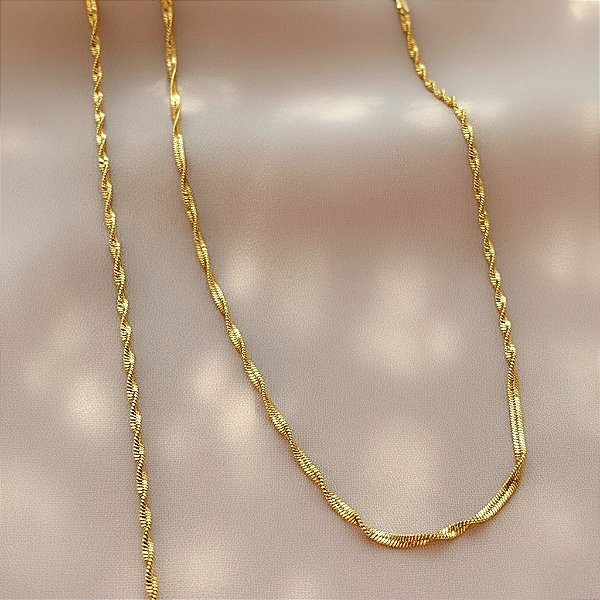 COLAR FITA FINA P TORCIDA DOURADO AÇO 316L⭐️