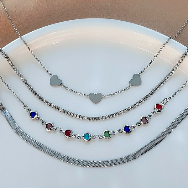 COLAR KIT CHOKER FITA FINA E CORAÇÕES CRISTAIS COLORIDOS BIA AÇO 316L PREMIUM⭐️