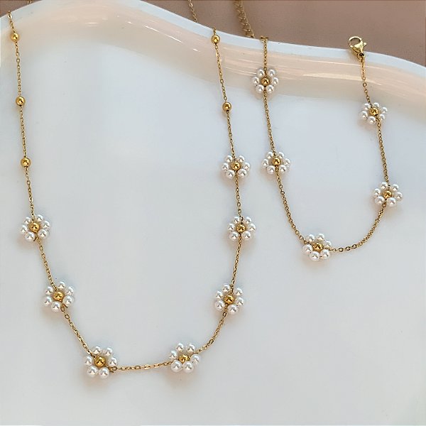 COLAR E PULSEIRA KIT FLORZINHAS PÉROLAS DOURADO AÇO 316L PREMIUM⭐️