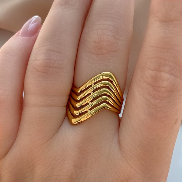 ANEL REGULÁVEL FIOS ALINHADOS CURVADOS DOURADO AÇO 316L⭐️